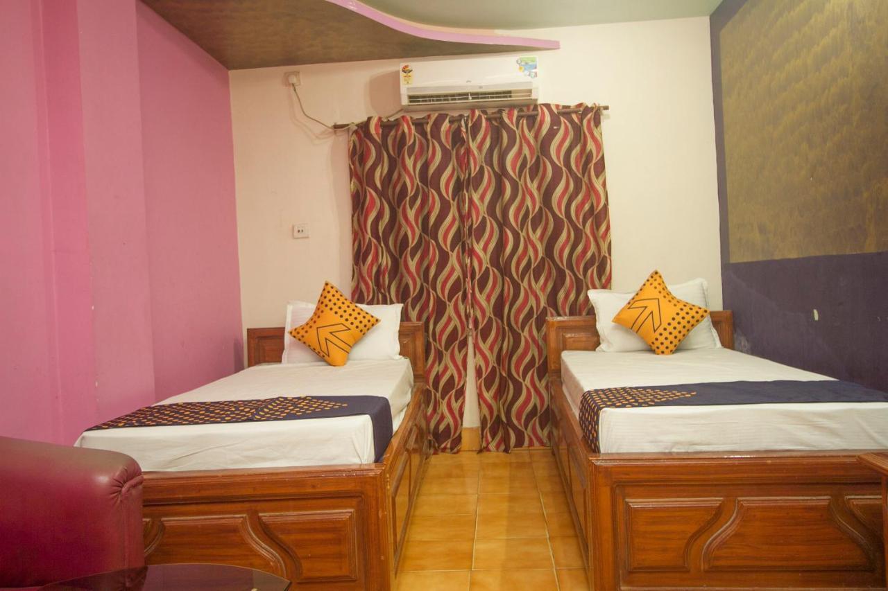 SPOT ON 48821 Hotel Chitra Alipur Duar Exterior foto