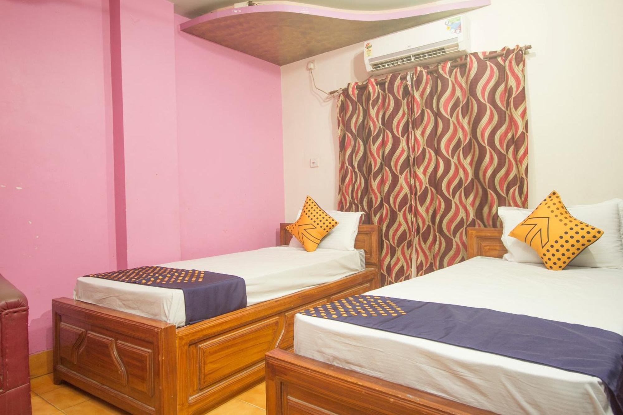 SPOT ON 48821 Hotel Chitra Alipur Duar Exterior foto